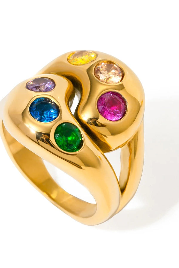Anillo de gemas con toques de color
