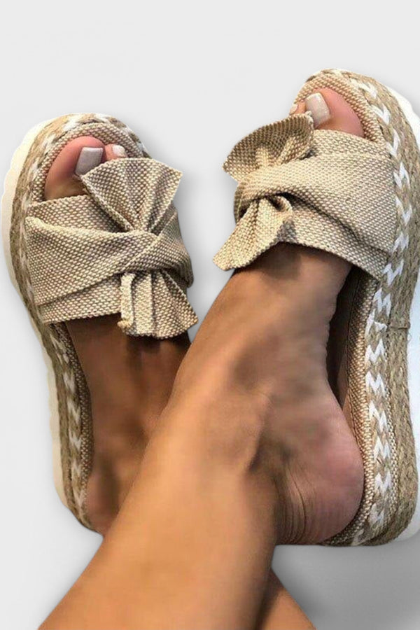 Sandalias con lazos de cinta
