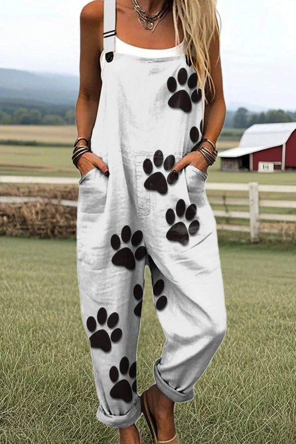Mono de mujer con diseño floral vintage y pantalones anchos para mayor comodidad y estilo.