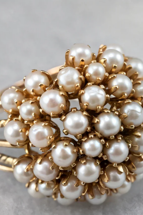 ANILLO DE PERLAS CON INCRUSTACIONES COLOR ROJO