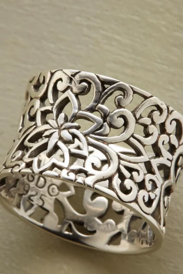 ANILLO HUECO DE PLATA BONNIE