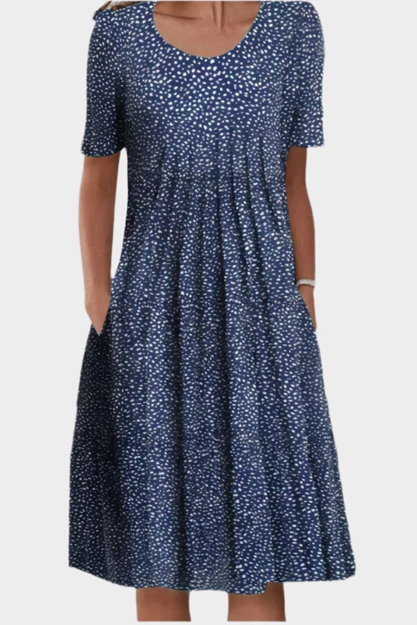 Vestido de verano con costuras florales