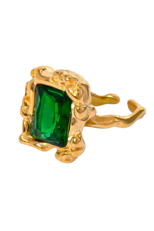 Anillo texturizado de piedra esmeralda
