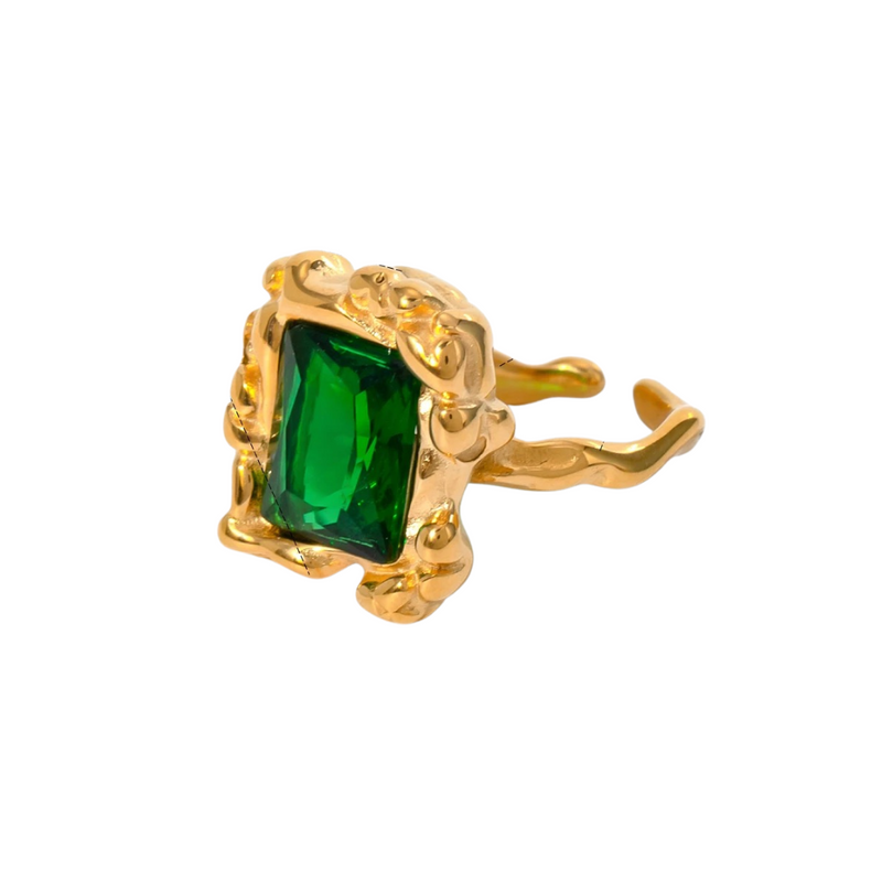 Anillo texturizado de piedra esmeralda