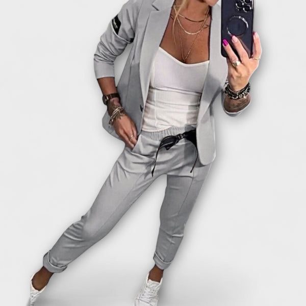 Vionne | Elegante conjunto de top, chaqueta y pantalón