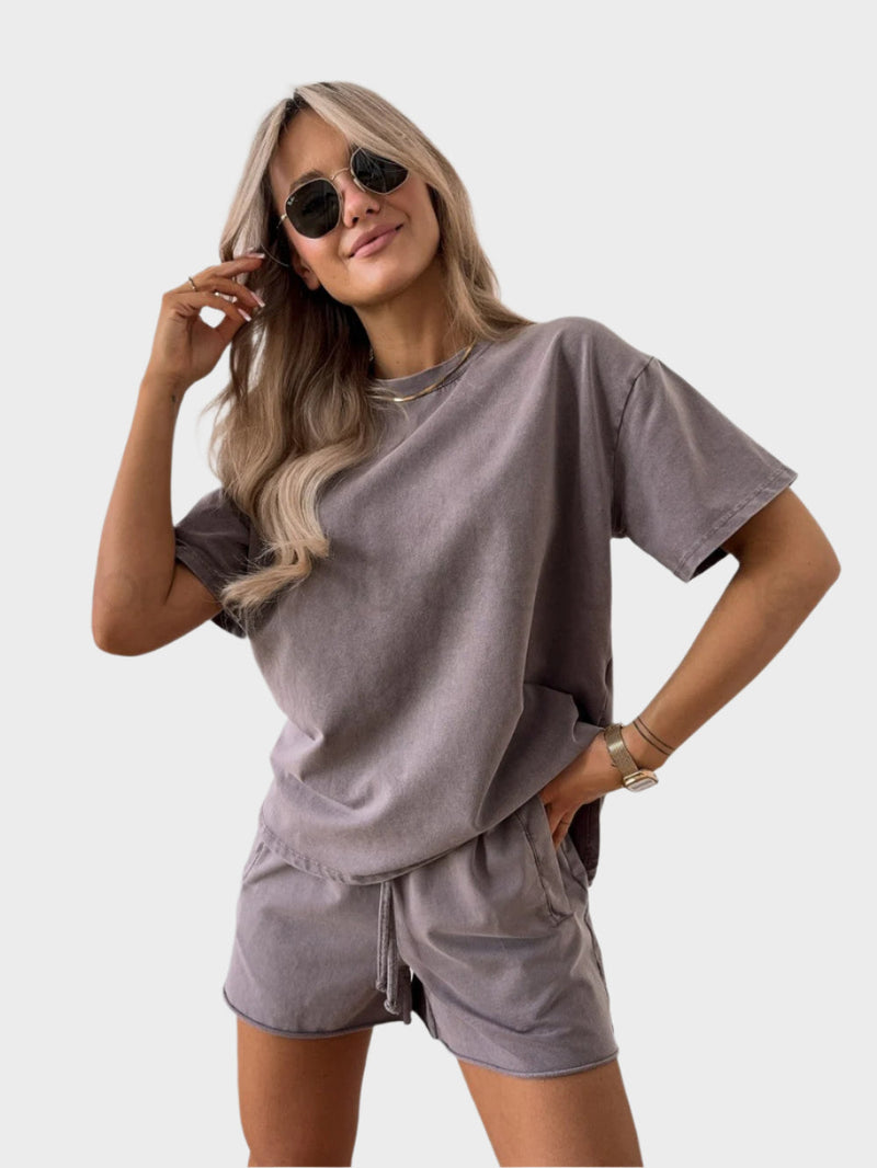 Conjunto casual con camiseta y pantalón jogger