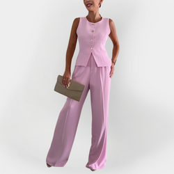 Elegante conjunto de pantalón y top sin mangas