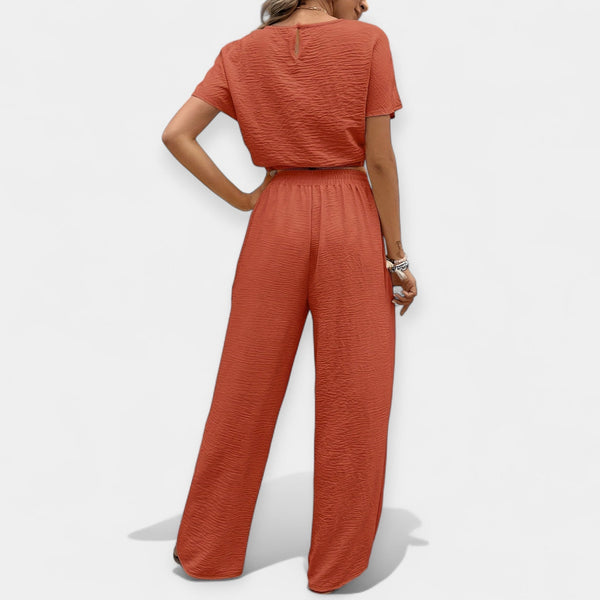 Conjunto holgado y elegante