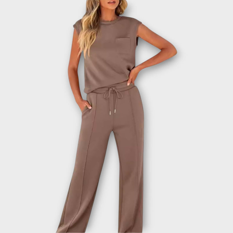 Conjunto de blusa y pantalón sin mangas con cordón
