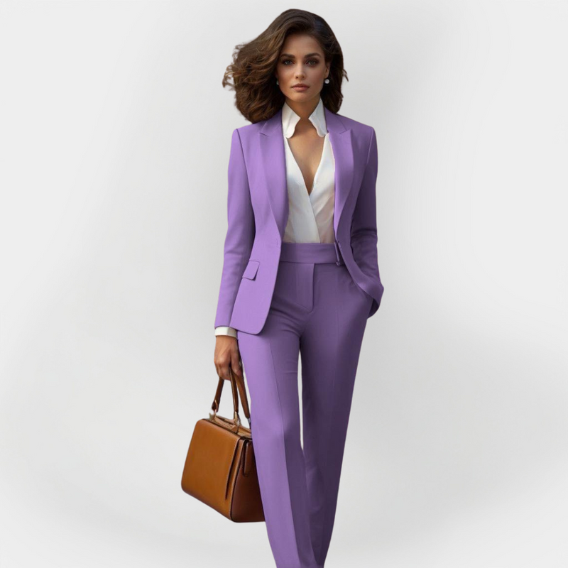 Traje elegante de mujer