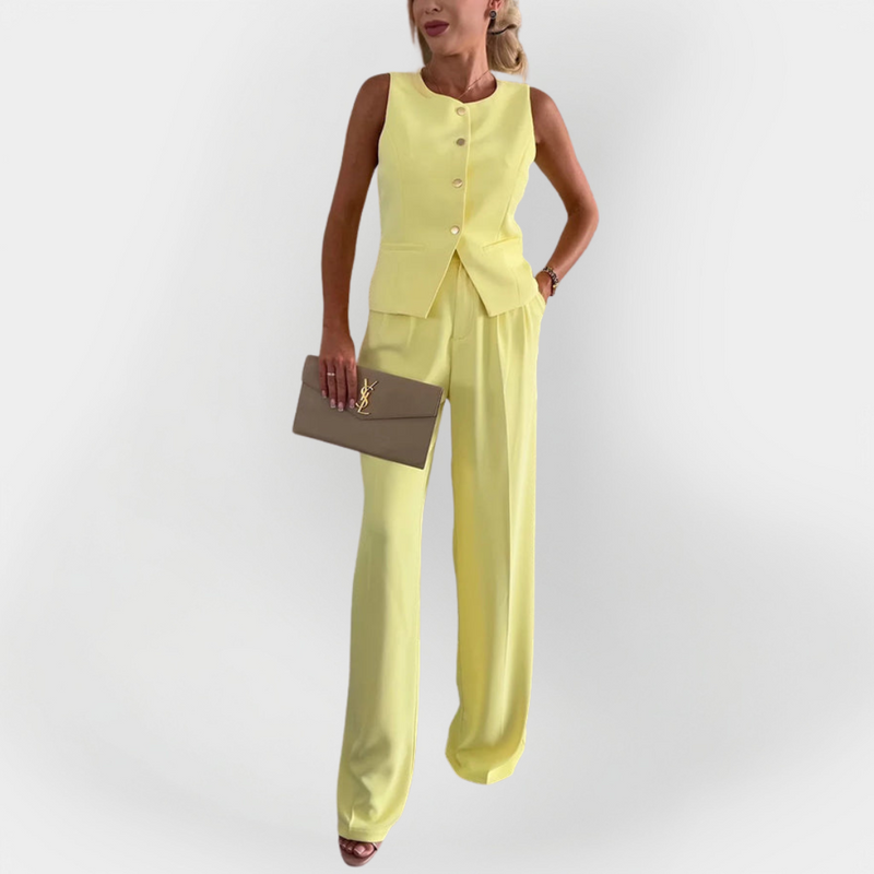Elegante conjunto de pantalón y top sin mangas