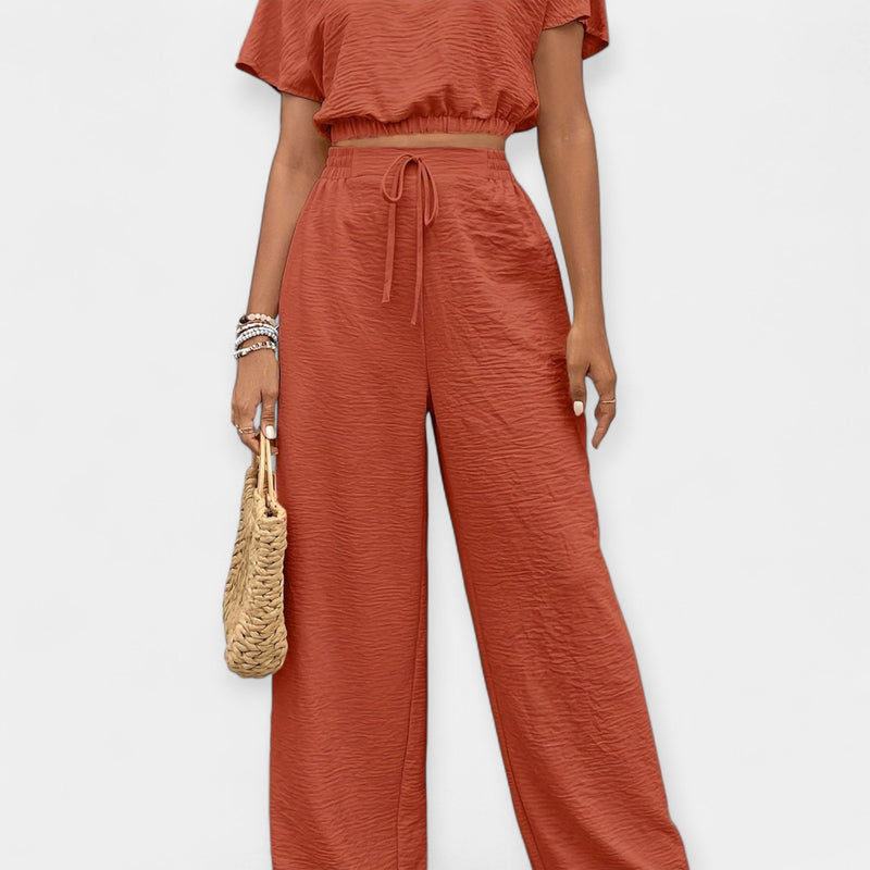Conjunto holgado y elegante