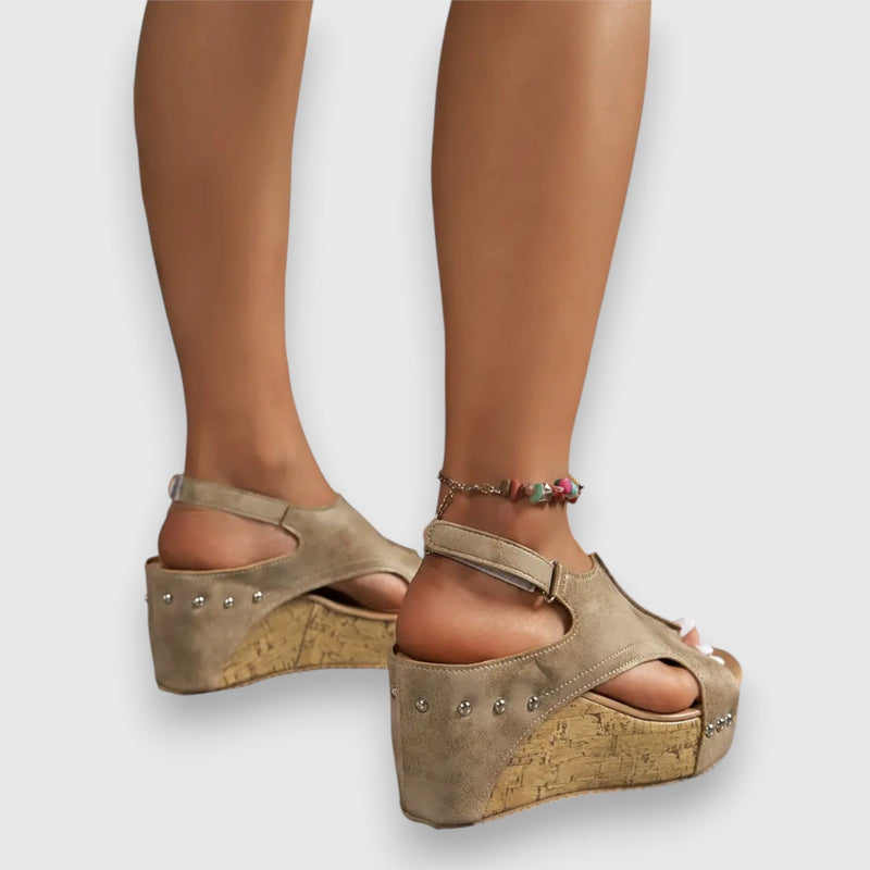 Sandalias de plataforma elegantes