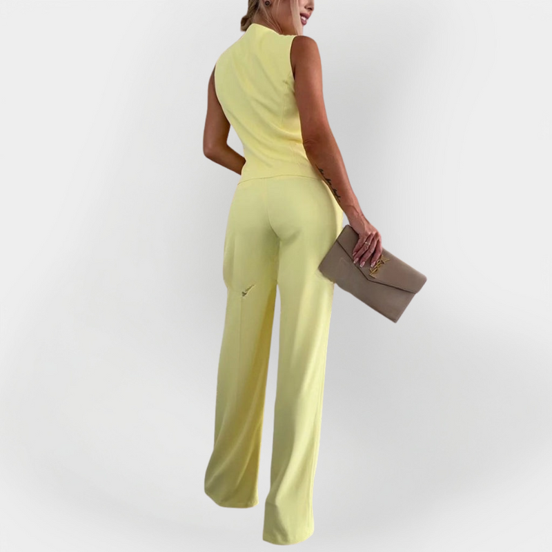 Elegante conjunto de pantalón y top sin mangas
