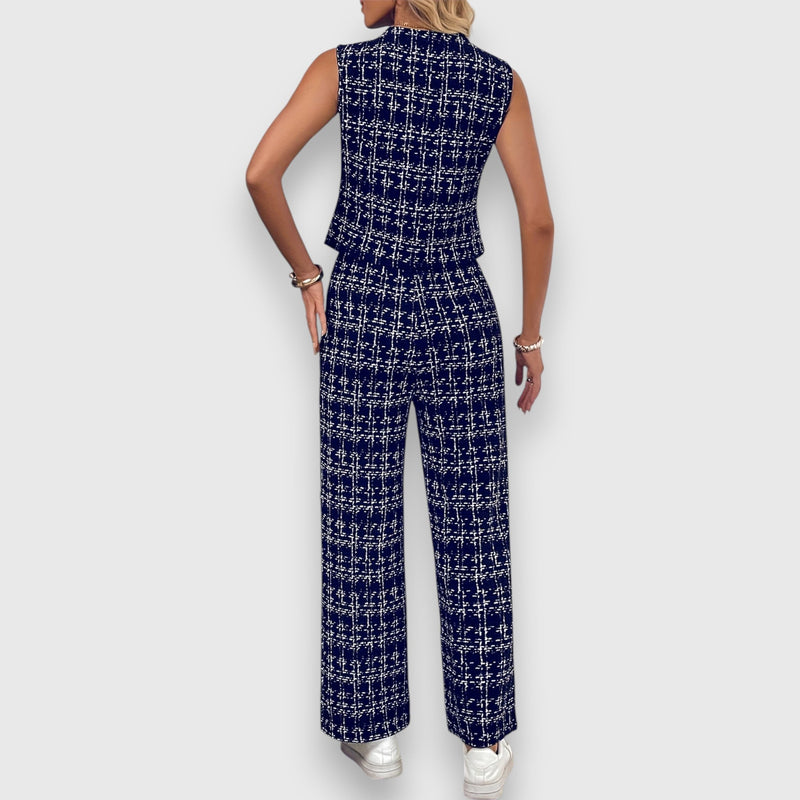 Conjunto de dos piezas con escote en pico y pantalón a juego
