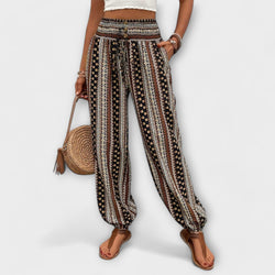 Pantalones con diseño etnográfico