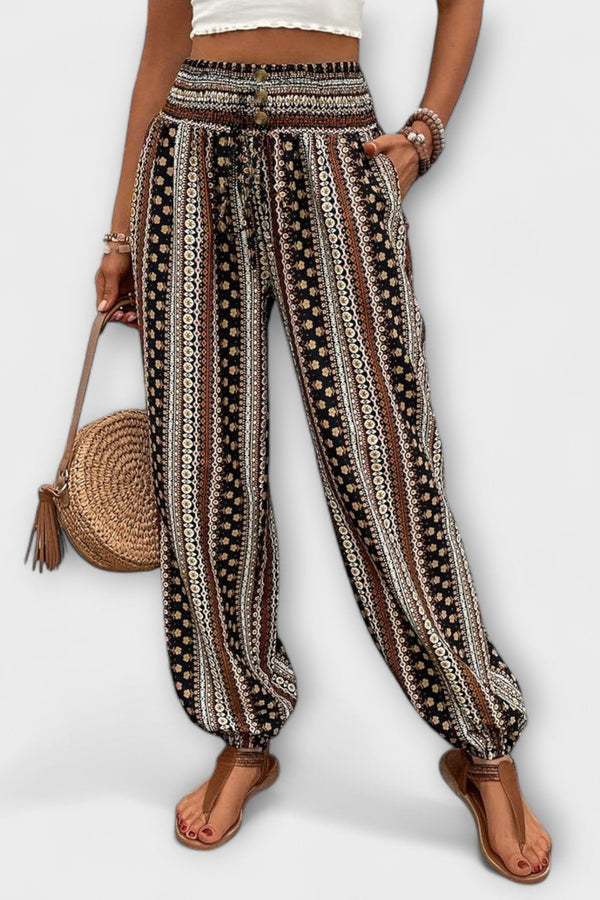 Pantalones con diseño etnográfico