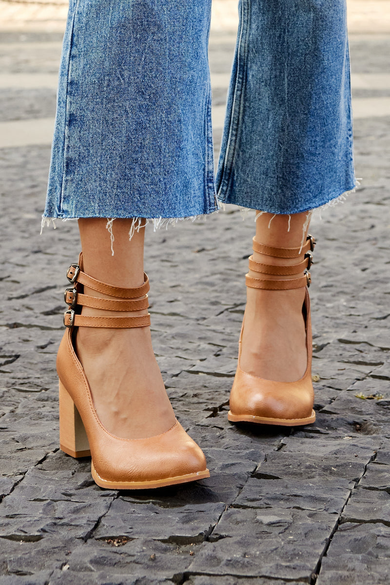 Caa™ | Sandalias lisas con tira al tobillo y tacón grueso