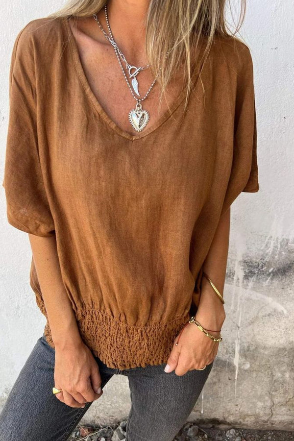 LENNOX – CAMISETA DE CUELLO EN V CON CORTE CERRADO 