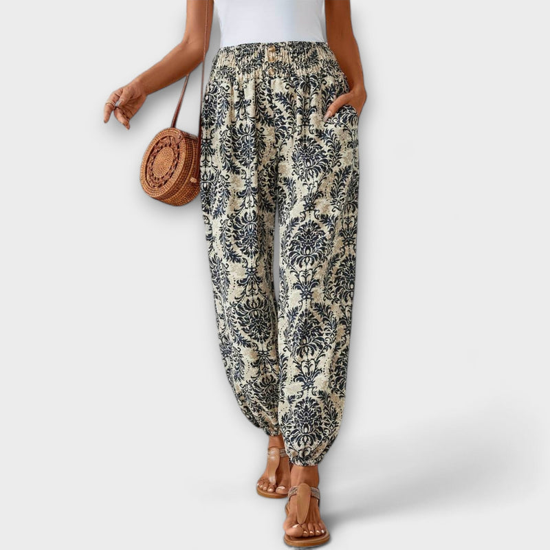 Pantalones con diseño etnográfico