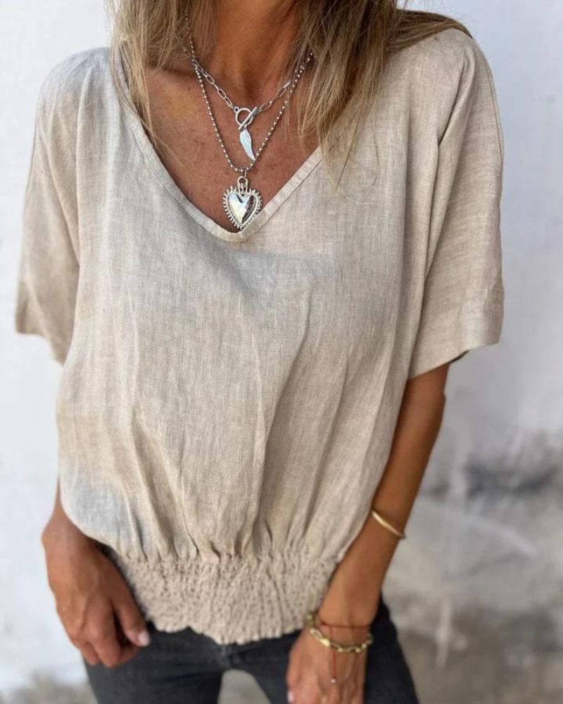 LENNOX – CAMISETA DE CUELLO EN V CON CORTE CERRADO 