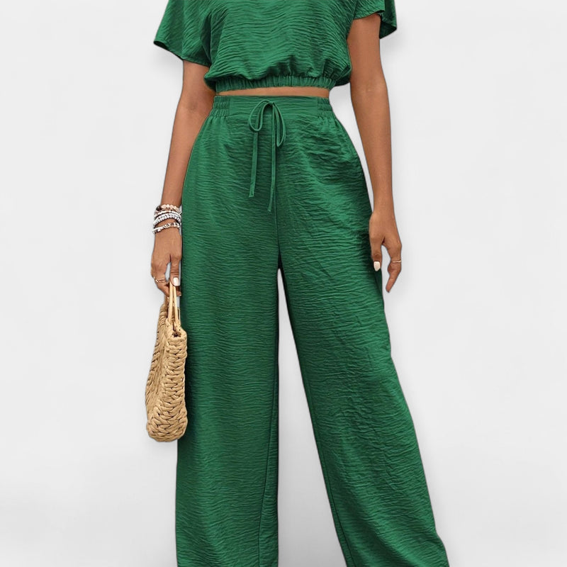 Conjunto holgado y elegante