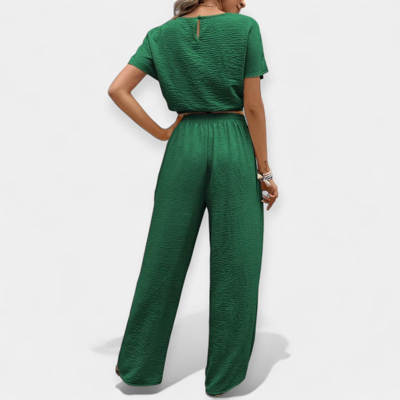 Conjunto holgado y elegante
