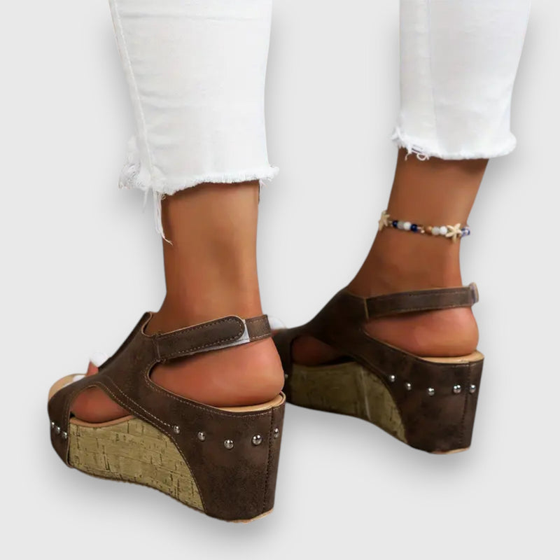 Sandalias de plataforma elegantes