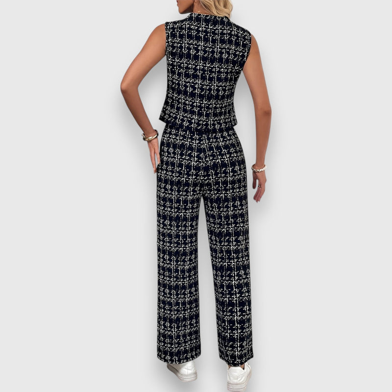 Conjunto de dos piezas con escote en pico y pantalón a juego