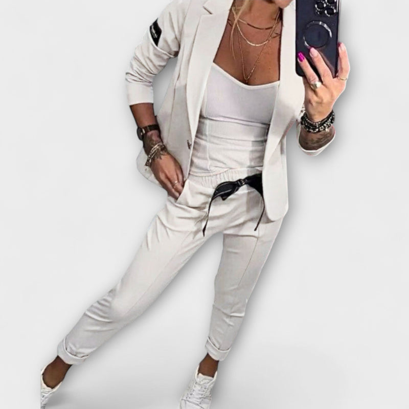 Vionne | Elegante conjunto de top, chaqueta y pantalón