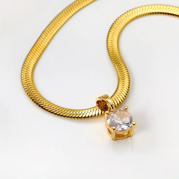 Elegante collar con colgante de diamantes de imitación | Oro
