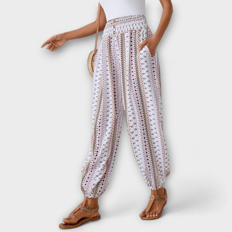 Pantalones con diseño etnográfico