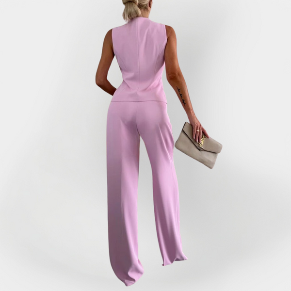 Elegante conjunto de pantalón y top sin mangas