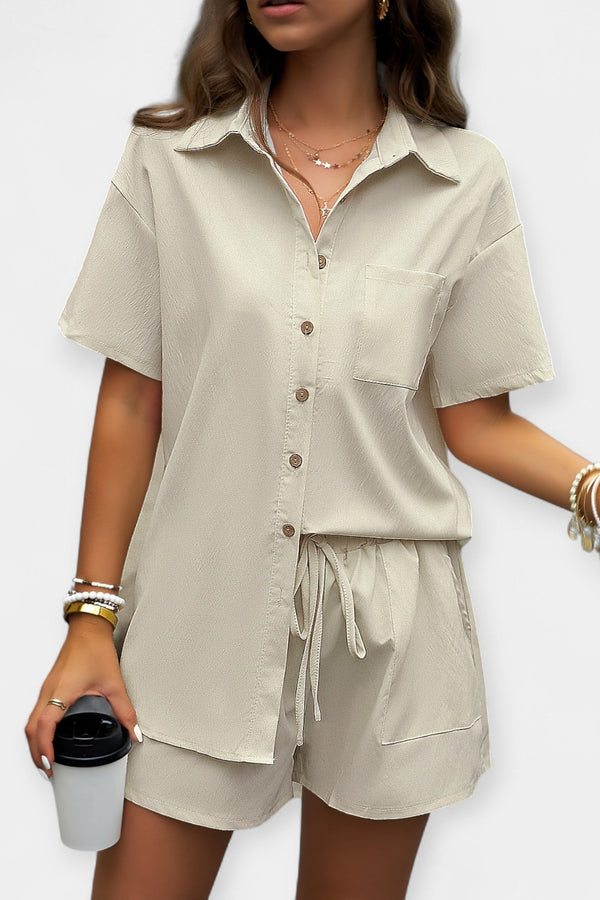 Conjunto cómodo con camisa y pantalones cortos