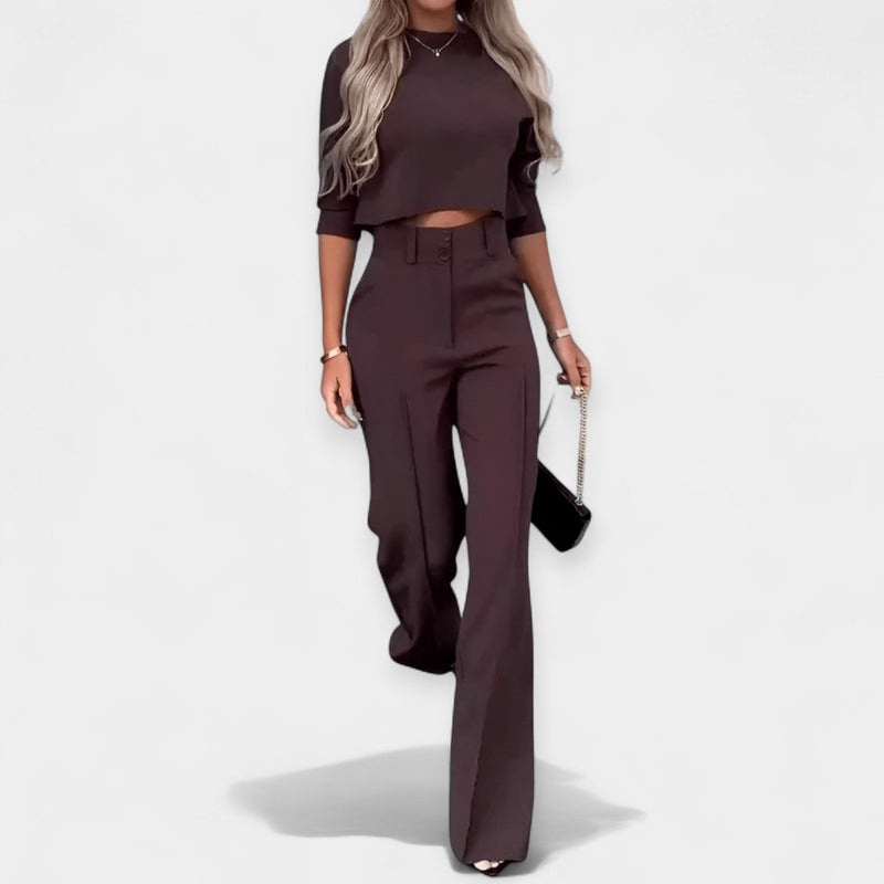 Conjunto de top corto y pantalón