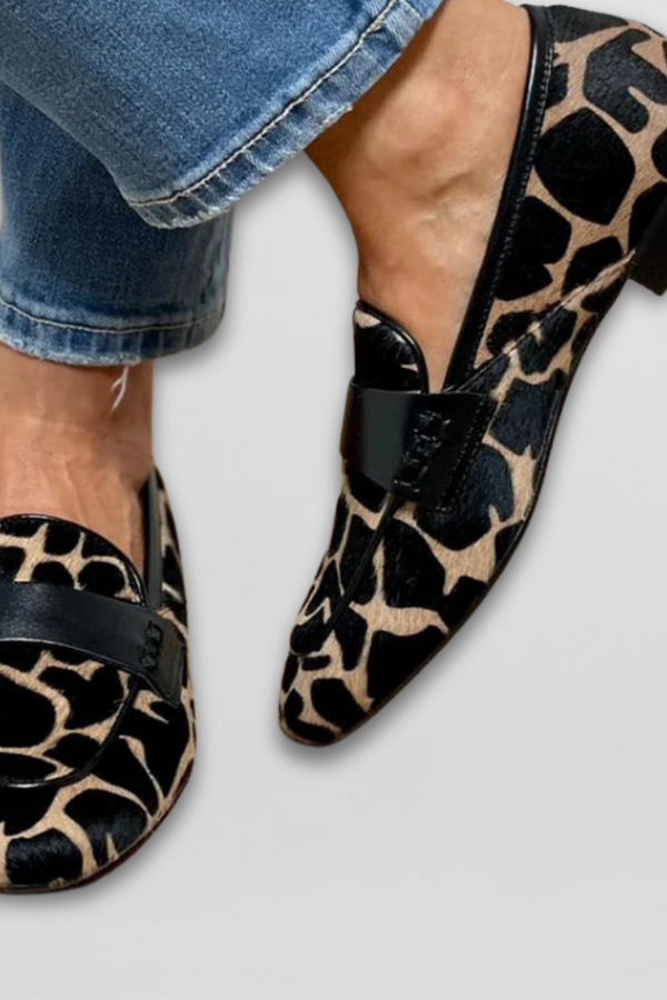 Mocasín con patrón hecho a mano