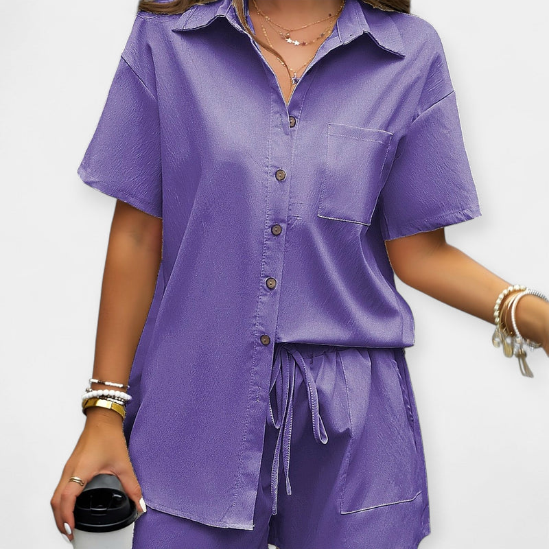 Conjunto cómodo con camisa y pantalones cortos