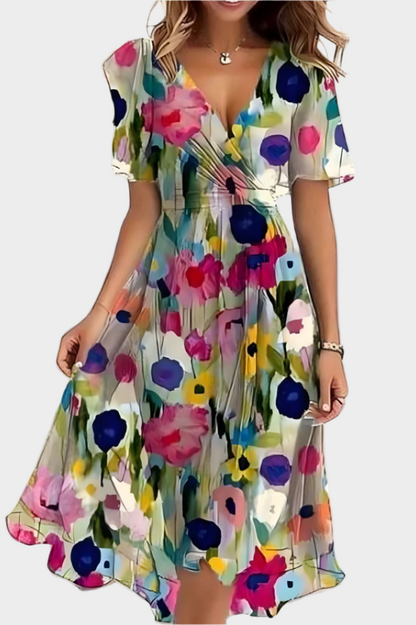 Vestido vaporoso con diseño floral y escote en V
