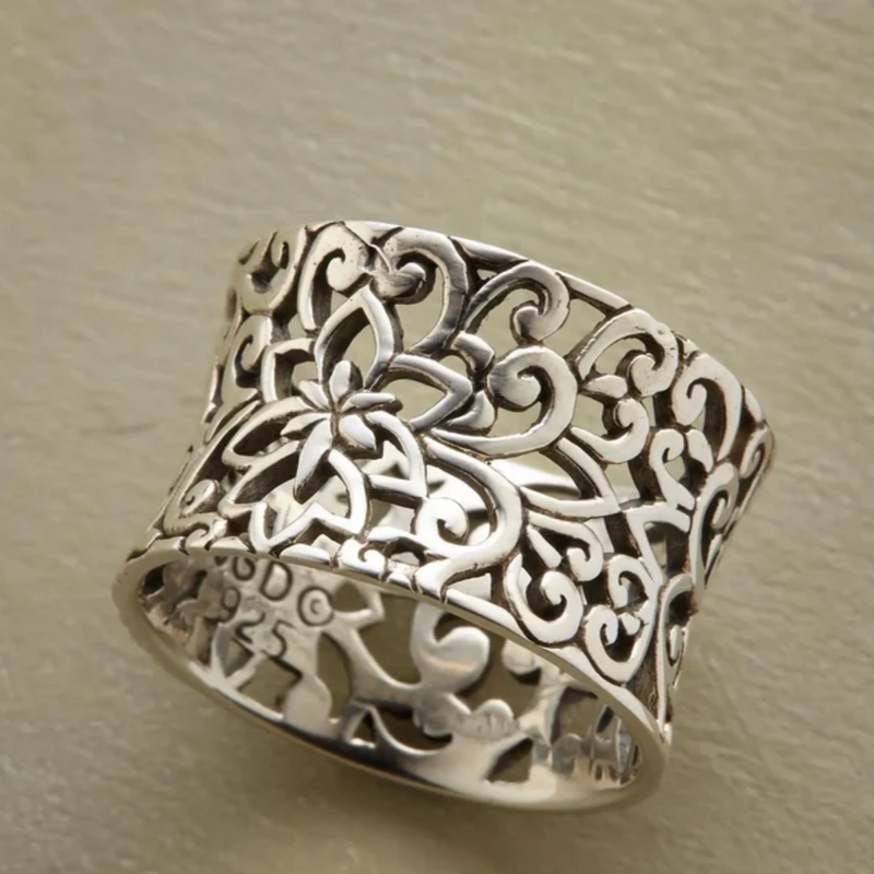 ANILLO HUECO DE PLATA BONNIE