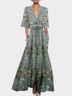 Elegante vestido floral con cinturón