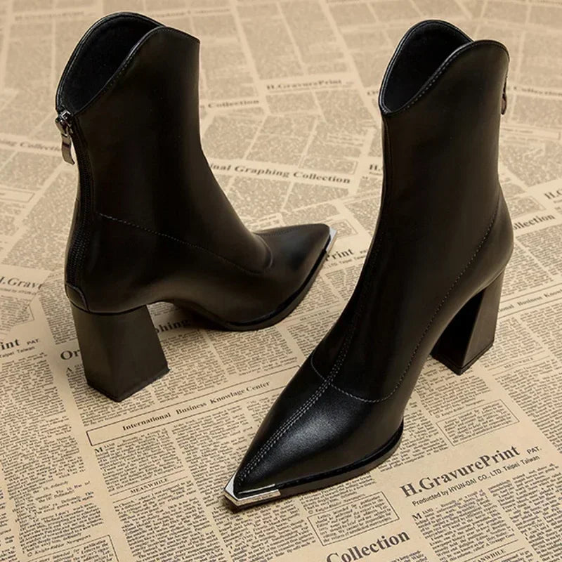 Celeste | Botas con punta cromada