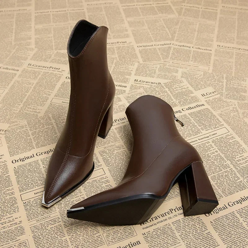 Celeste | Botas con punta cromada