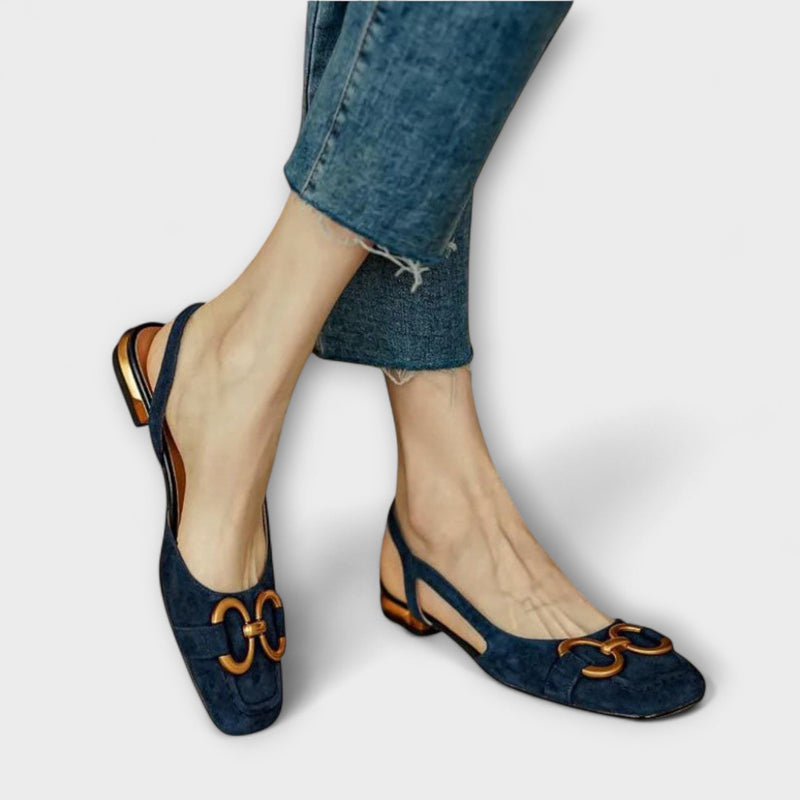 Sandalia con cierre de hebilla