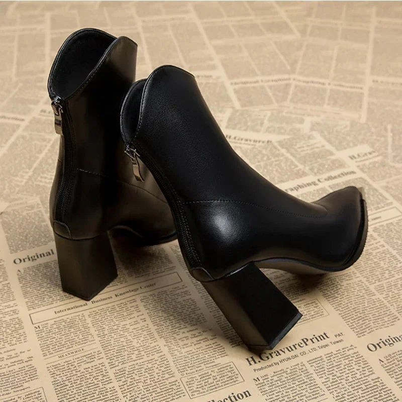 Celeste | Botas con punta cromada