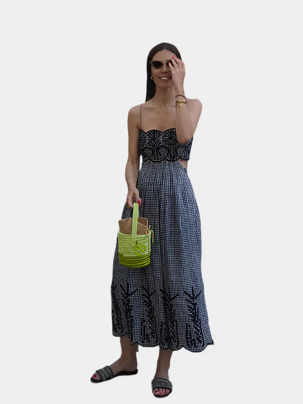 Vestido con estampado de cuadros tradicionales