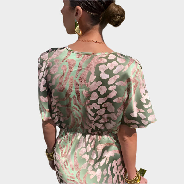 Vestido con textura brillante