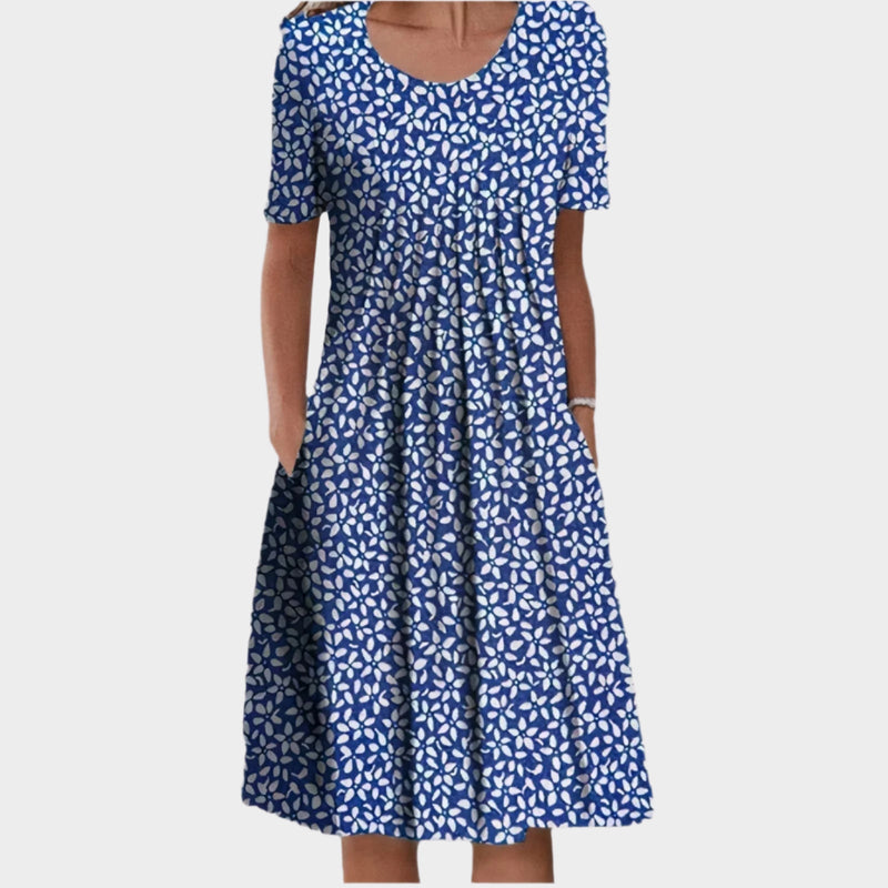 Vestido de verano con costuras florales