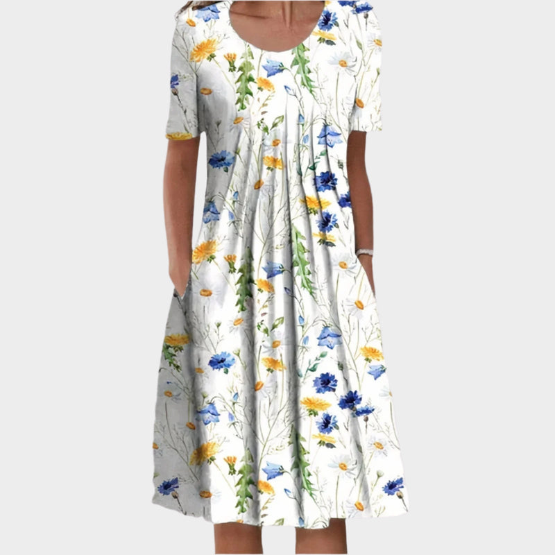 Vestido de verano con costuras florales
