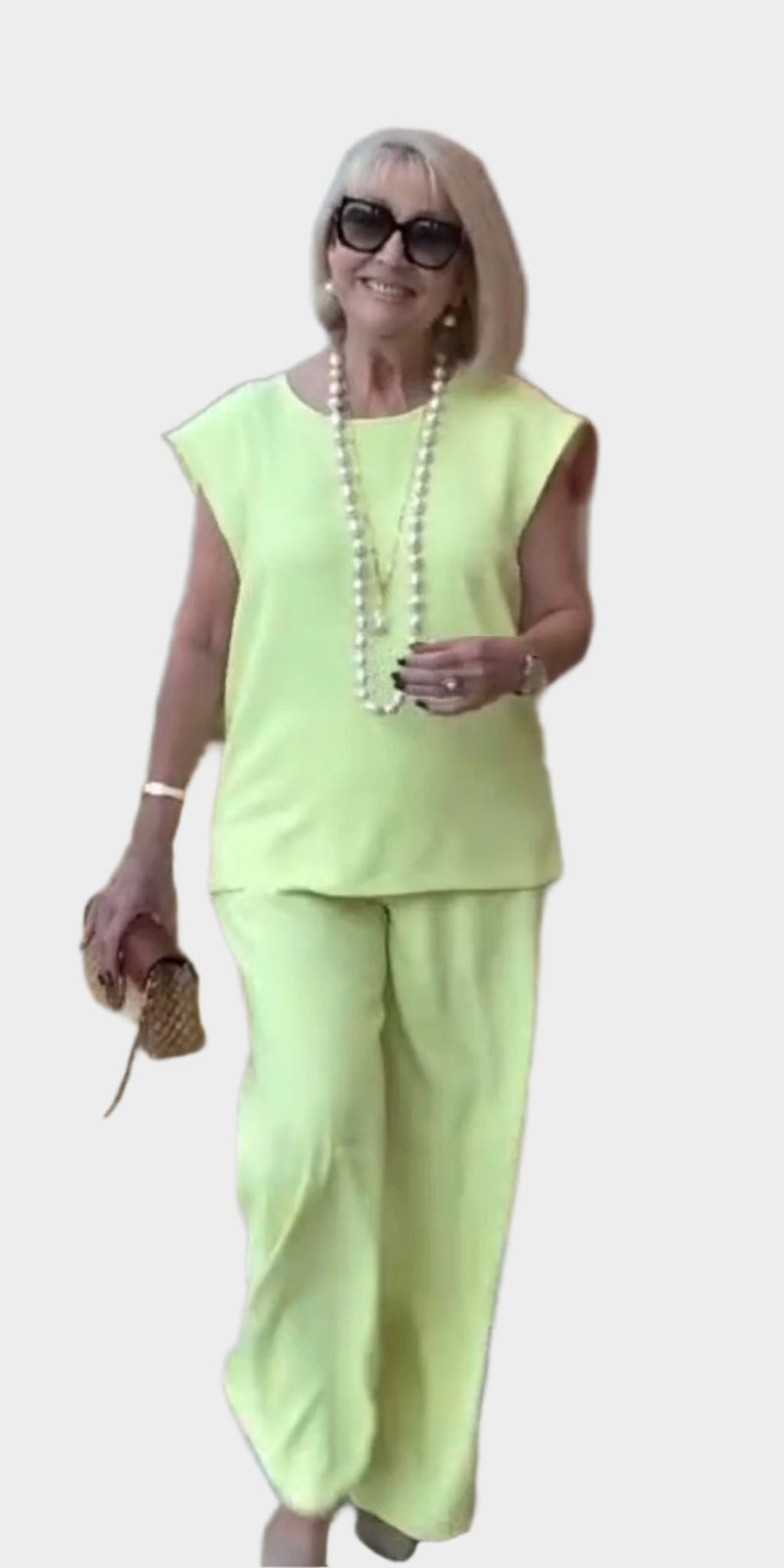 Conjunto de ropa elegante y cómodo