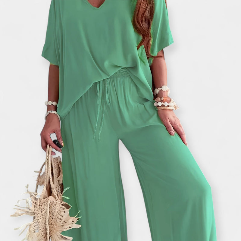 Conjunto aireado con pantalón ancho y blusa holgada